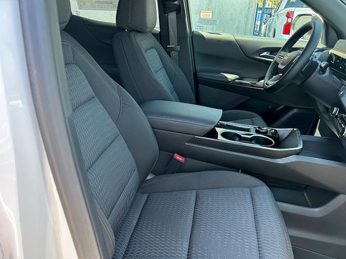 New 2026 Chevrolet Equinox LT w/ Safety and Technology Package FWD image 29