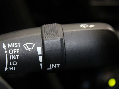 Used 2022 Toyota Camry SE image 39