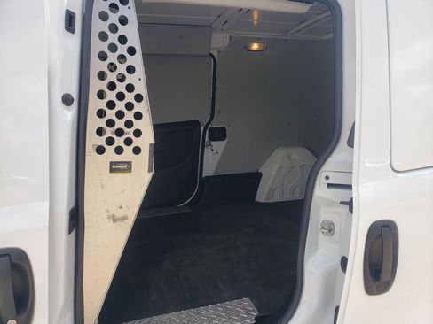 Used 2022 RAM ProMaster City Tradesman FWD image 12