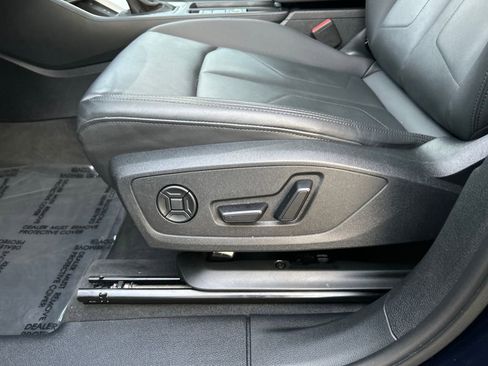 Used 2025 Audi Q3 2.0T Premium image 14
