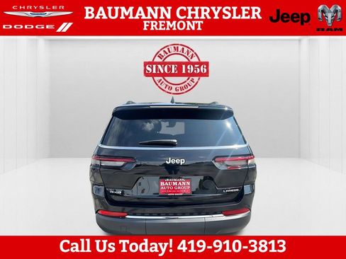 New 2025 Jeep Grand Cherokee L Laredo w/ Trailer Tow Package AWD/4WD image 6