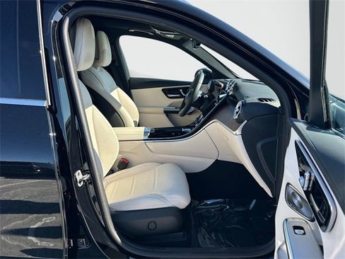 Used 2025 Mercedes-Benz GLC 350e 4MATIC image 22