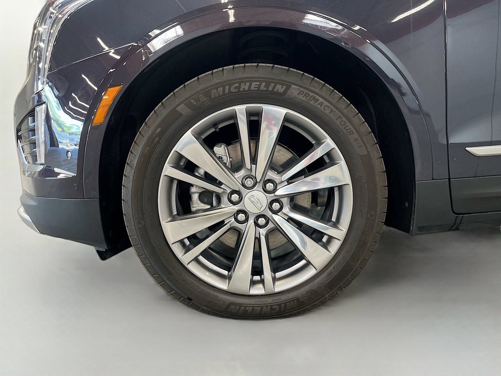 Used 2025 Cadillac XT5 Premium Luxury w/ Technology Package AWD/4WD image 33