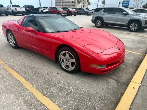 Used 1999 Chevrolet Corvette Coupe RWD image 2