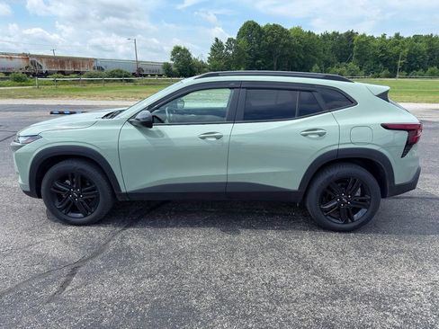 Used 2025 Chevrolet Trax ACTIV FWD image 18
