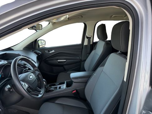Used 2018 Ford Escape SE FWD image 10