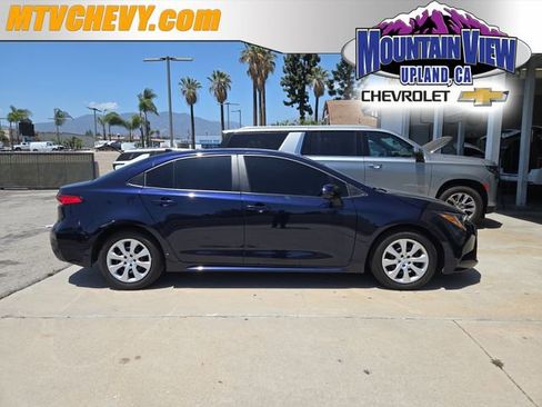 Used 2024 Toyota Corolla LE FWD image 1