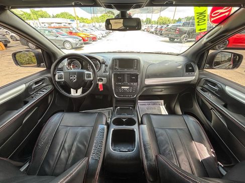 Used 2018 Dodge Grand Caravan GT FWD image 16