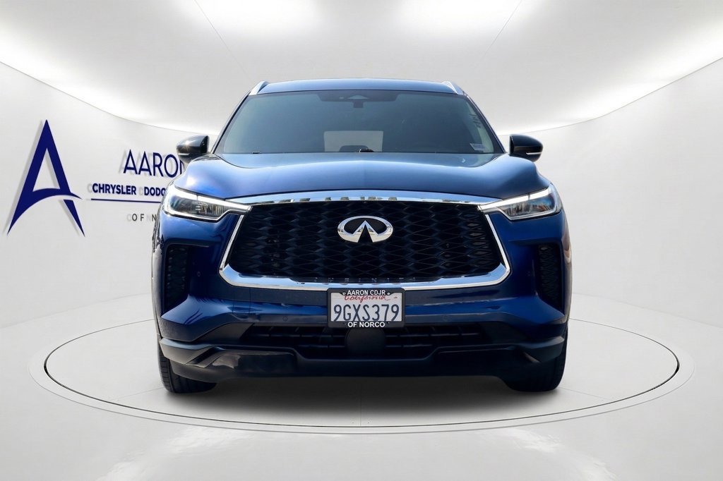 Used 2023 INFINITI QX60 Luxe w/ Cargo Package FWD image 3