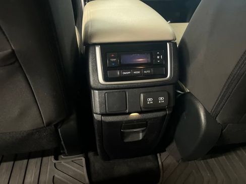 Used 2022 Subaru Ascent Premium w/ Convenience Package AWD/4WD image 32
