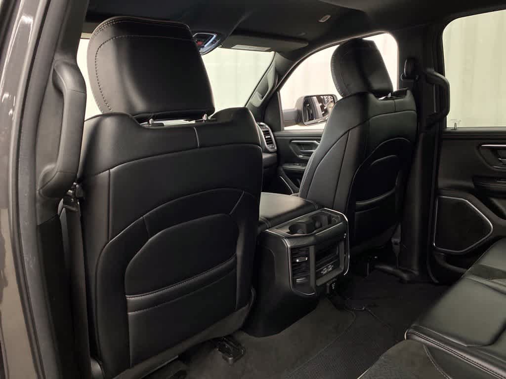 Used 2024 RAM 1500 Laramie AWD/4WD image 15
