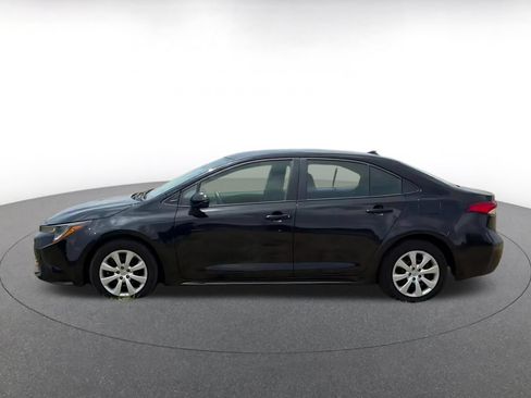 Used 2025 Toyota Corolla LE FWD image 8