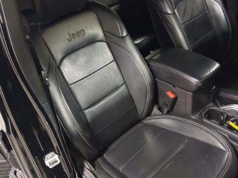 Used 2019 Jeep Wrangler Unlimited Sahara w/ Quick Order Package 24M Moab AWD/4WD image 27