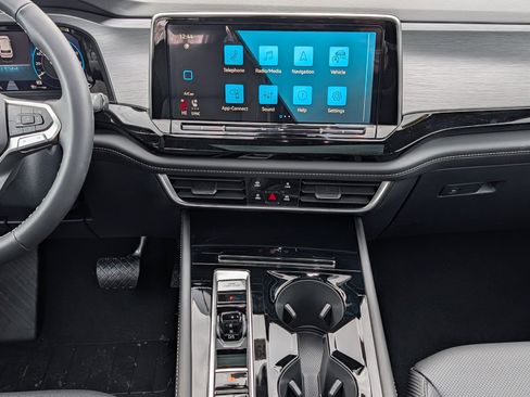 New 2026 Volkswagen Atlas Cross Sport SE AWD/4WD image 11