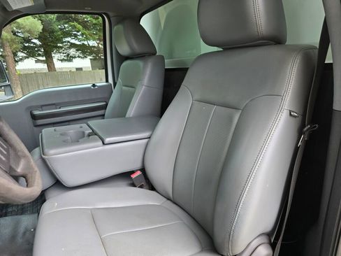 Used 2012 Ford F350 XL w/ Trailer Tow Pkg image 19