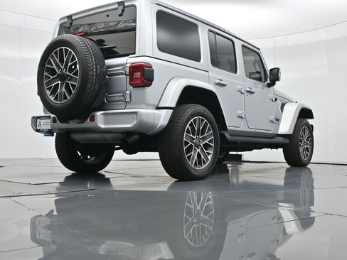 Used 2022 Jeep Wrangler Unlimited Sahara image 53