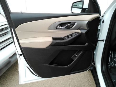 Used 2023 Chevrolet Traverse LT w/ LPO, Cargo Package image 13