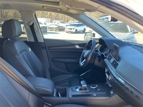 Used 2020 Audi Q5 2.0T Premium w/ Convenience Package image 11