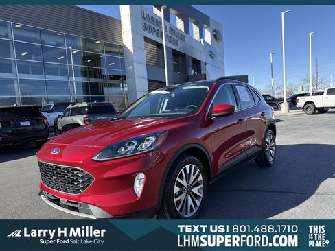 Certified 2022 Ford Escape Titanium image 1