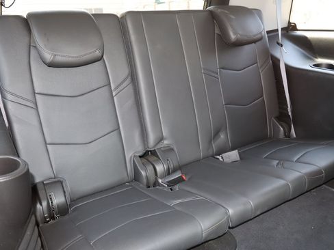 Used 2017 Cadillac Escalade Luxury AWD/4WD image 20