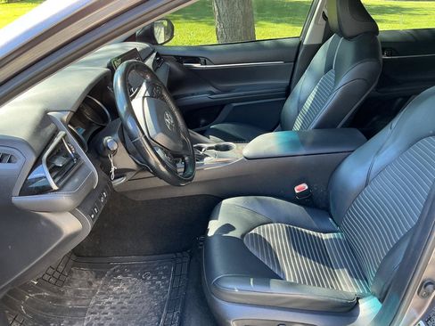 Used 2021 Toyota Camry SE FWD image 11