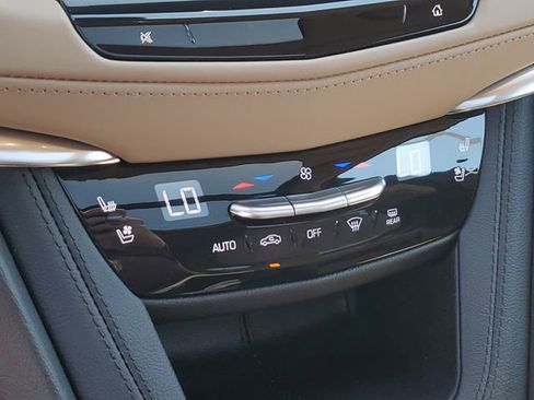Used 2022 Cadillac XT5 Sportv w/ Platinum Package AWD/4WD image 17