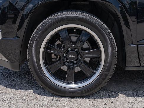 Used 2019 GMC Acadia Denali w/ Technology Package FWD image 34