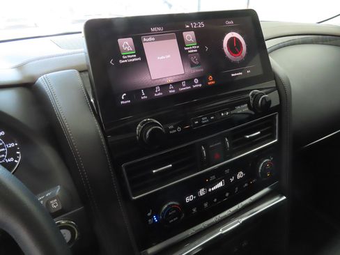 Used 2023 Nissan Armada Platinum w/ Captain's Chairs Package RWD image 17