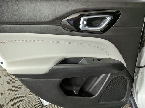 Certified 2024 Jeep Compass Limited image 32