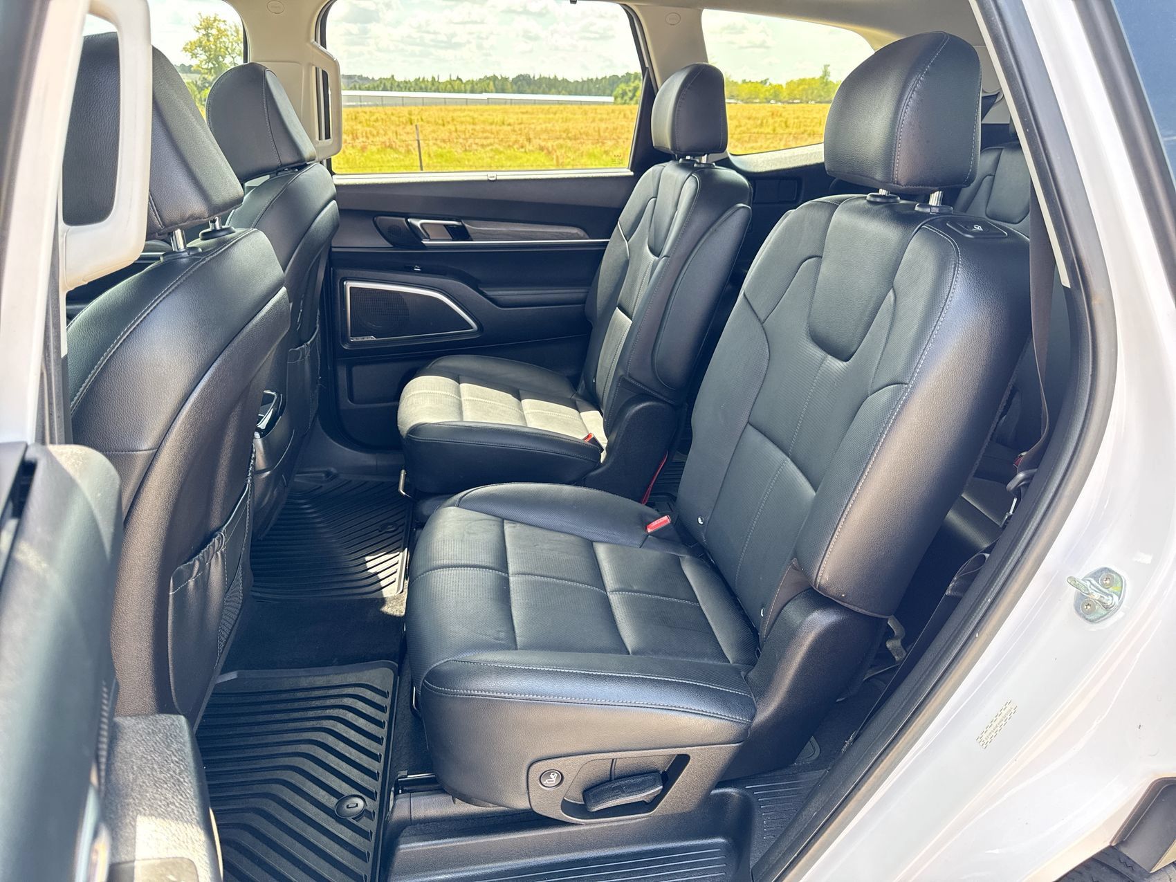 Used 2022 Kia Telluride SX w/ Towing Package FWD image 23