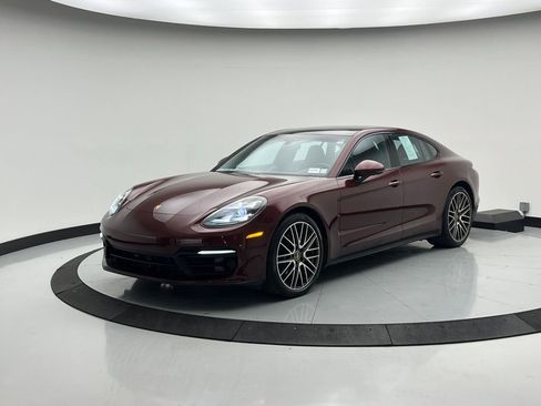 Used 2023 Porsche Panamera 4S image 1