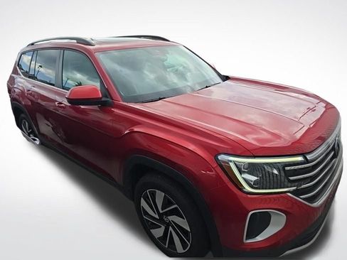 Used 2024 Volkswagen Atlas SE FWD image 2