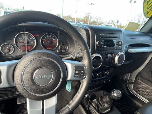 Used 2015 Jeep Wrangler Rubicon image 16