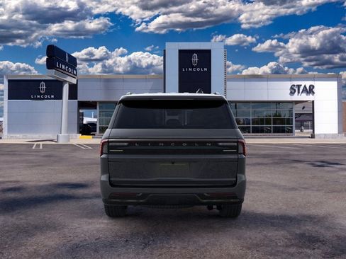 New 2026 Lincoln Navigator Reserve w/ Jet Appearance Package AWD/4WD image 5