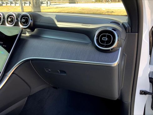 Certified 2025 Mercedes-Benz GLC 300 4MATIC image 10