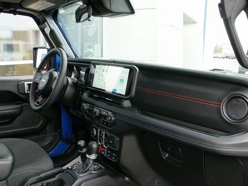 Used 2024 Jeep Wrangler Unlimited Rubicon w/ Safety Group image 38