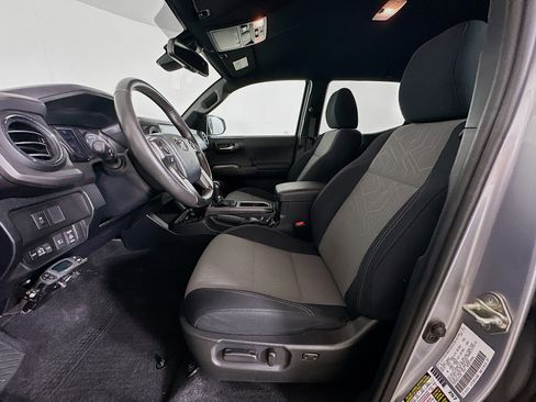 Used 2020 Toyota Tacoma TRD Off-Road image 13
