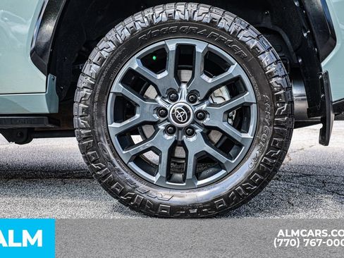Used 2024 Toyota Sequoia Platinum AWD/4WD image 17