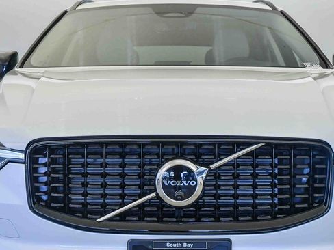 Certified 2025 Volvo XC60 T8 Plus w/ Protection Package Premier image 8