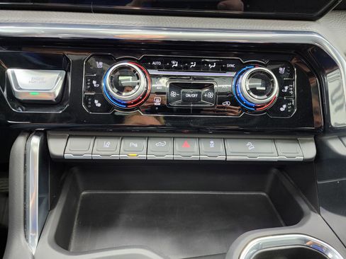 Used 2024 GMC Sierra 2500 Denali w/ Denali Reserve Package image 17