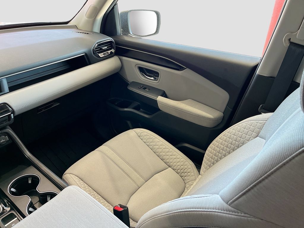 Used 2023 Honda Pilot LX image 21