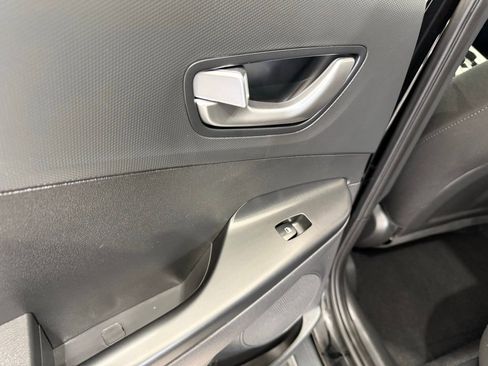 Used 2023 Hyundai Kona SE image 18