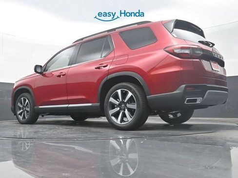 New 2025 Honda Pilot Touring image 31