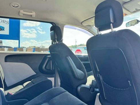 Used 2015 Dodge Grand Caravan SE w/ Quick Order Package 29E SE image 15