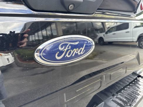 Used 2019 Ford F150 XLT w/ Equipment Group 302A Luxury AWD/4WD image 6