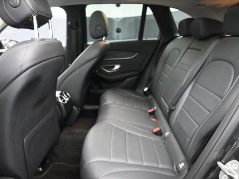 Used 2021 Mercedes-Benz GLC 300 4MATIC image 11