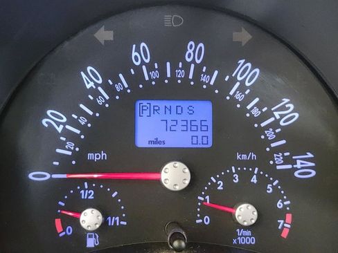 Used 2005 Volkswagen Beetle GLS FWD image 11