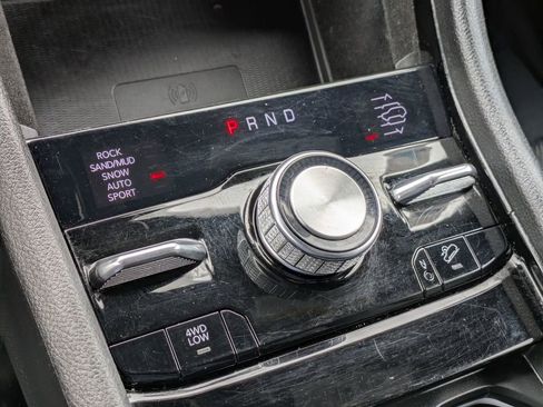 Certified 2022 Jeep Grand Cherokee Overland w/ Luxury Tech Group IV image 21