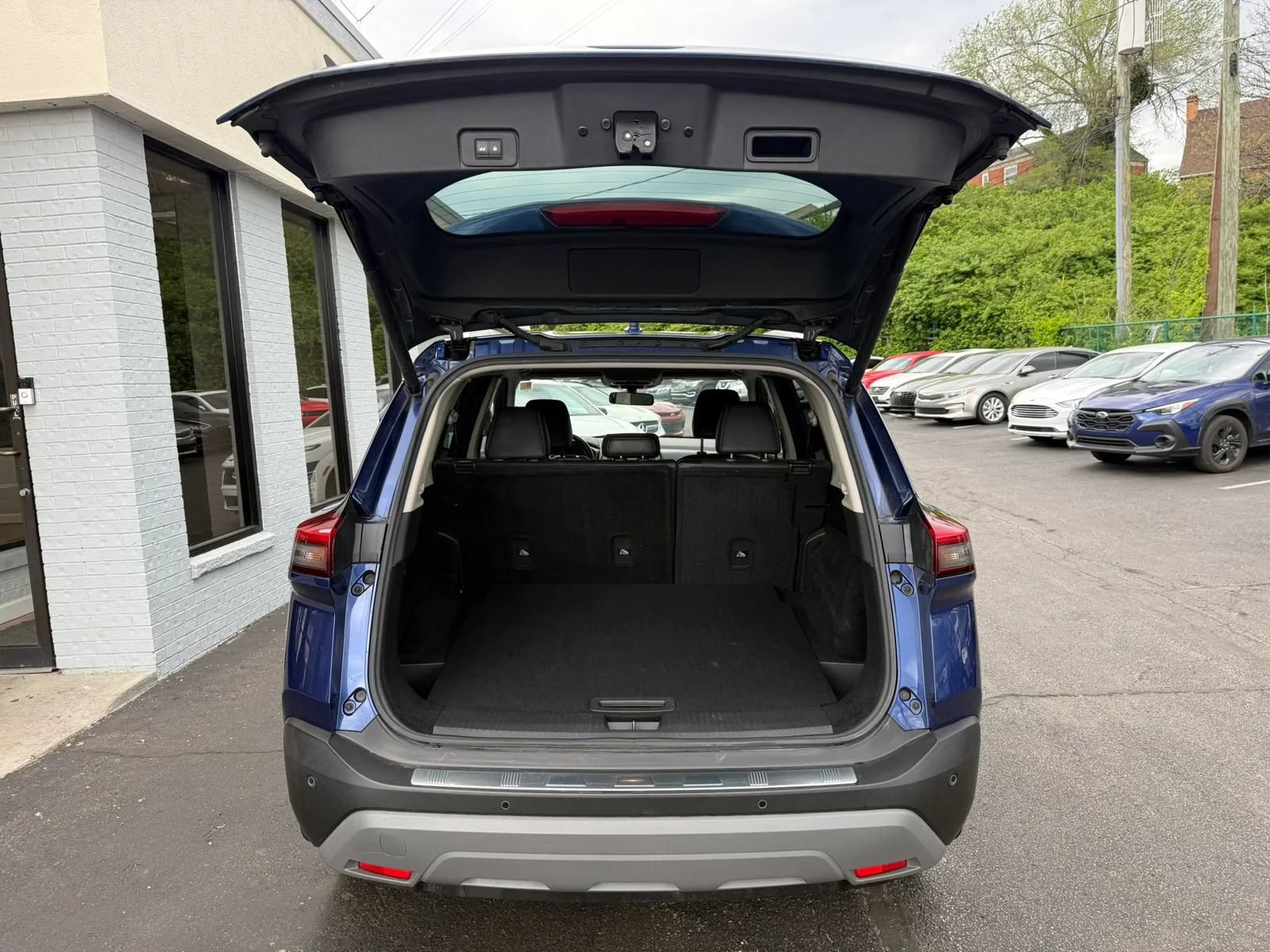 Used 2021 Nissan Rogue SV w/ Premium Package AWD/4WD image 9