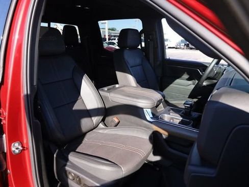 Used 2023 Chevrolet Silverado 1500 High Country w/ High Country Premium Package AWD/4WD image 29